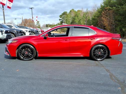 2022 Toyota Camry Hybrid XSE