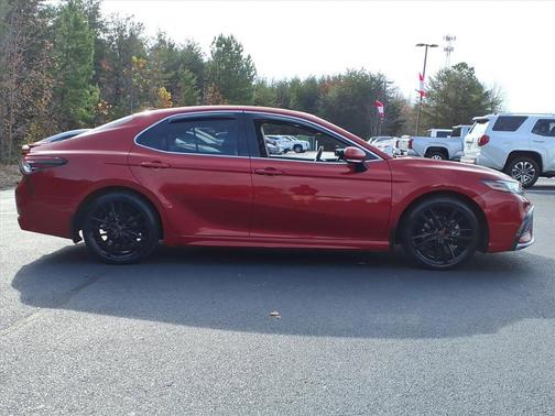 2022 Toyota Camry Hybrid XSE