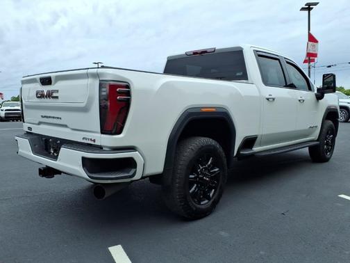White 2025 GMC Sierra 2500 AT4