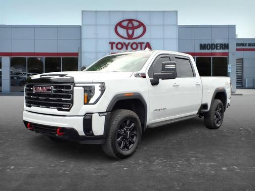White 2025 GMC Sierra 2500 AT4