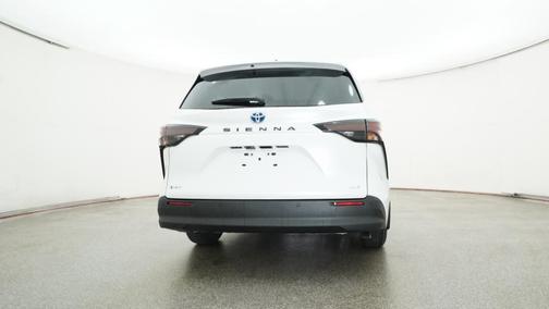 2025 Toyota Sienna XLE 8 Passenger