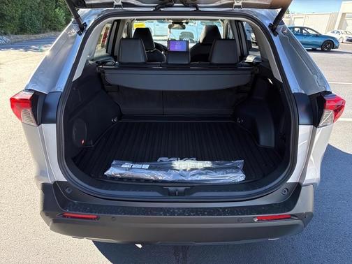 2025 Toyota RAV4 Hybrid XLE Premium