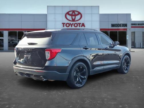 2024 Ford Explorer ST-Line