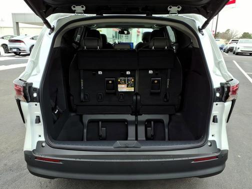 2026 Toyota Sienna XLE 8 Passenger