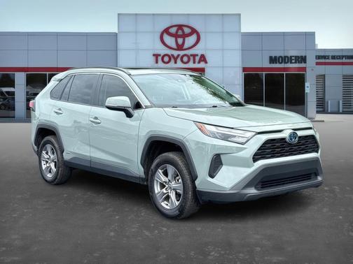 2022 Toyota RAV4 Hybrid XLE