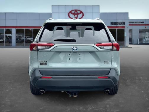 2022 Toyota RAV4 Hybrid XLE
