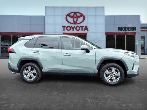 2022 Toyota RAV4 Hybrid XLE
