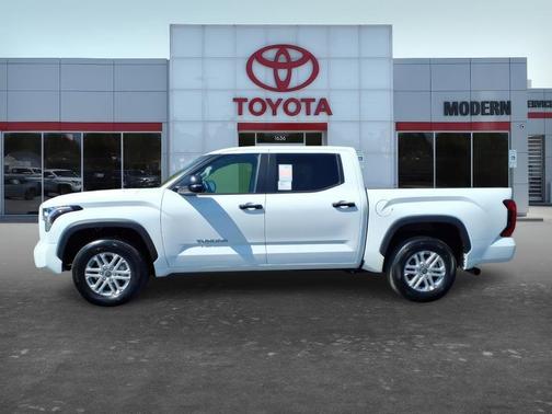 White 2024 Toyota Tundra SR5