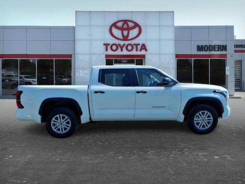 White 2024 Toyota Tundra SR5