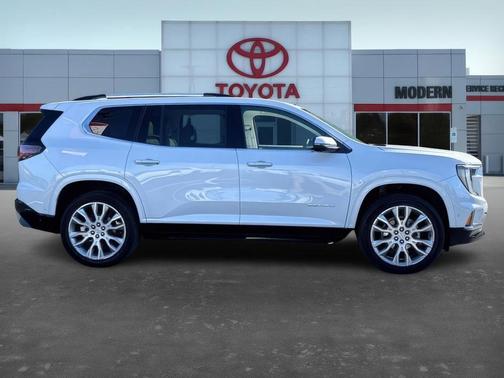 2024 GMC Acadia Denali