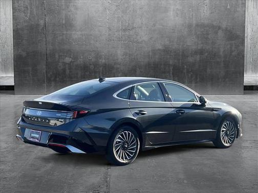 2025 Hyundai SONATA Hybrid SE