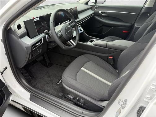 2026 Hyundai SONATA Hybrid SE