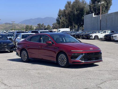 2025 Hyundai SONATA Hybrid Limited