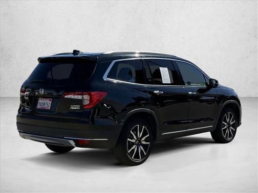 2022 Honda Pilot Touring 8-Passenger