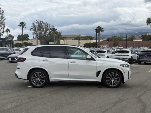 Alpine White 2025 BMW X5 xDrive40i