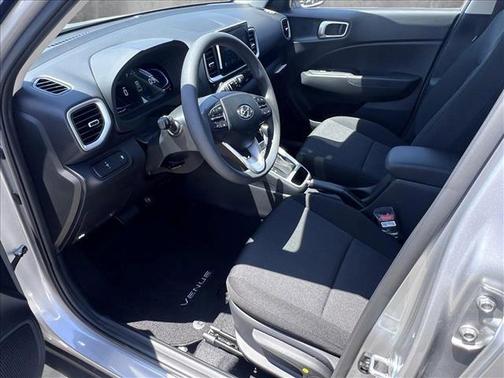 2025 Hyundai VENUE SE