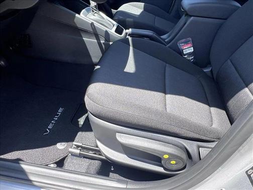 2025 Hyundai VENUE SE