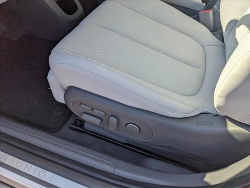 Atlas White 2026 Hyundai IONIQ 5 Limited