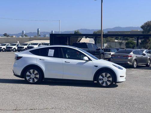 2023 Tesla Model Y Long Range Dual Motor All-Wheel Drive