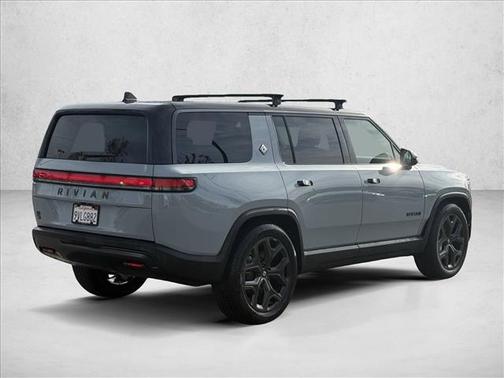 2026 Rivian R1S Dual-Motor Max Pack