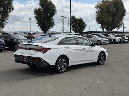 2025 Hyundai ELANTRA Sport