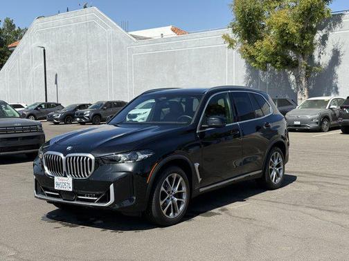 Black Sapphire Metallic 2024 BMW X5 xDrive40i