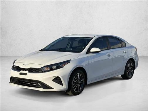 Snow White Pearl 2024 Kia Forte LXS