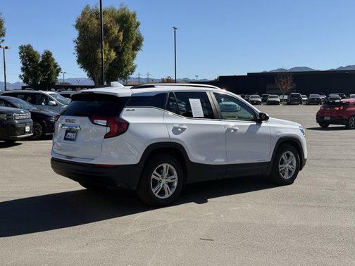 2022 GMC Terrain SLE