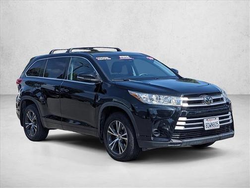 2018 Toyota Highlander LE I4