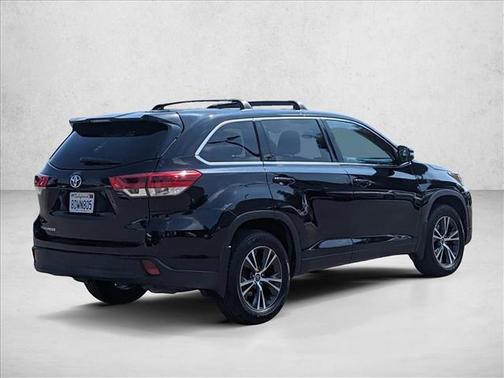 2018 Toyota Highlander LE I4
