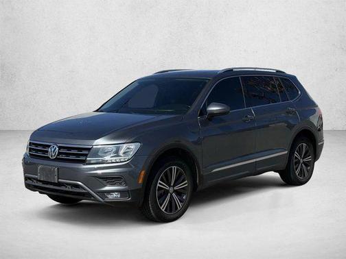 Platinum Gray Metallic 2019 Volkswagen Tiguan 2.0T SEL