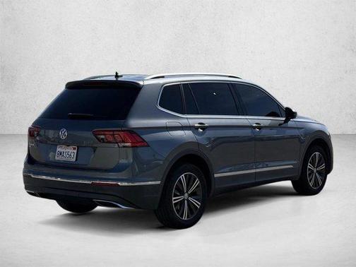 Platinum Gray Metallic 2019 Volkswagen Tiguan 2.0T SEL
