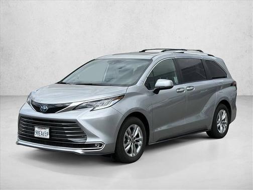Celestial Silver Metallic 2025 Toyota Sienna Limited
