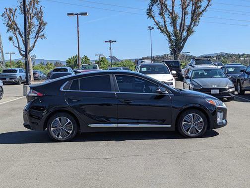 Black Noir Pearl 2022 Hyundai IONIQ Plug-In Hybrid SEL