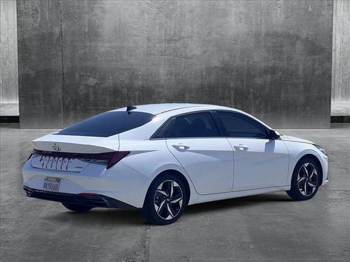 2022 Hyundai ELANTRA Limited