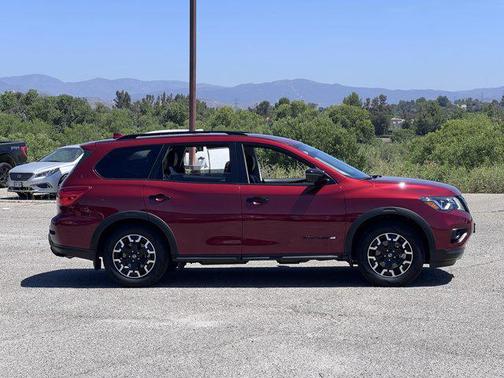 2020 Nissan Pathfinder SL 2WD