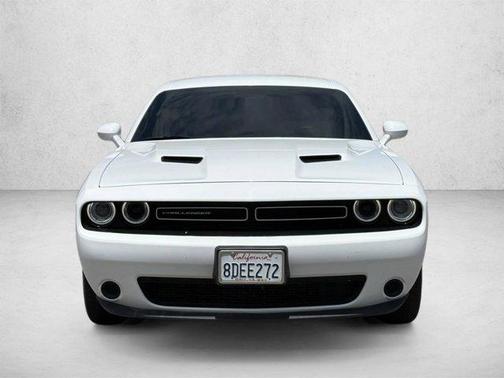 White Knuckle Clearcoat 2018 Dodge Challenger SXT