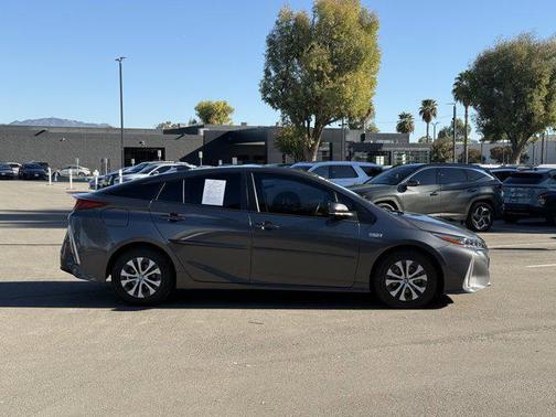 2021 Toyota Prius Prime LE