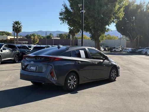 2021 Toyota Prius Prime LE