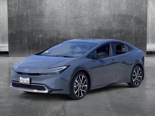 2025 Toyota Prius L