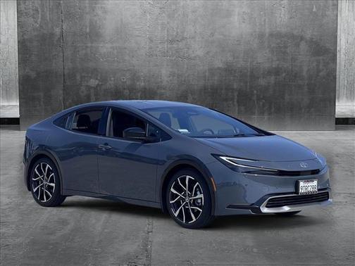 2025 Toyota Prius L