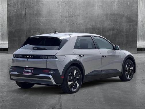 2025 Hyundai IONIQ 5 SE