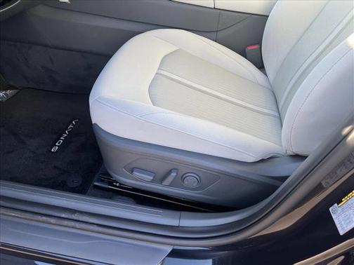 2025 Hyundai SONATA Hybrid SE