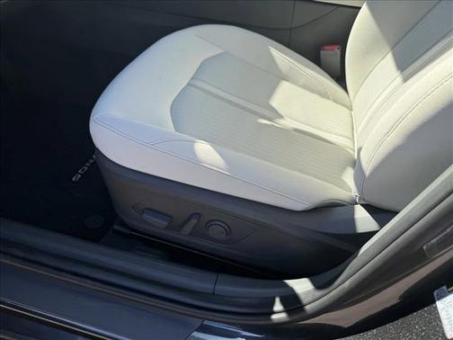 2025 Hyundai SONATA Hybrid SE