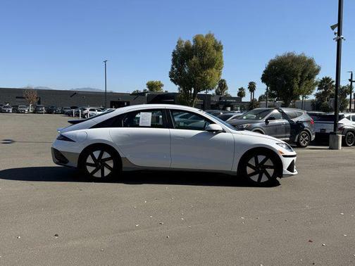 2025 Hyundai IONIQ 6 SE