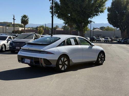 2025 Hyundai IONIQ 6 SE