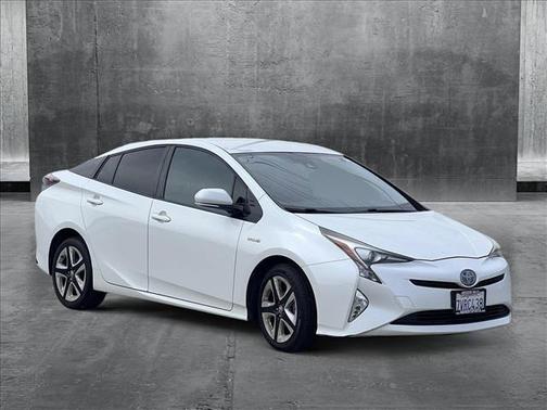 2016 Toyota Prius Three Touring