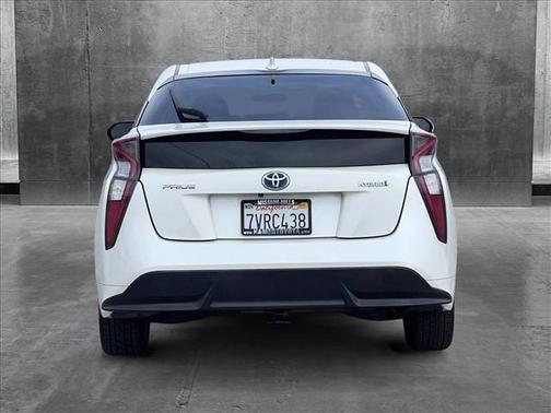 2016 Toyota Prius Three Touring