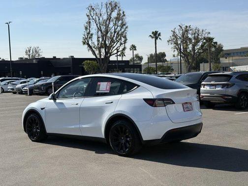 Pearl White Multi-Coat 2023 Tesla Model Y Long Range Dual Motor All-Wheel Drive
