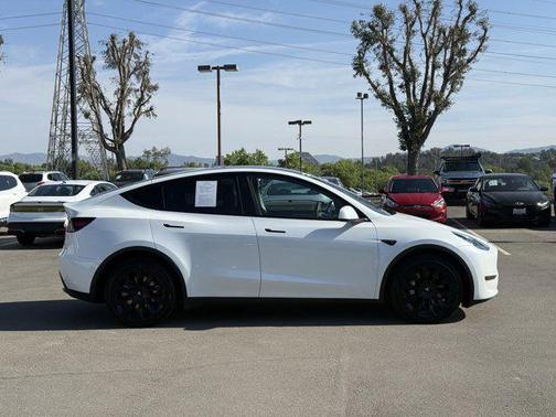 Pearl White Multi-Coat 2023 Tesla Model Y Long Range Dual Motor All-Wheel Drive